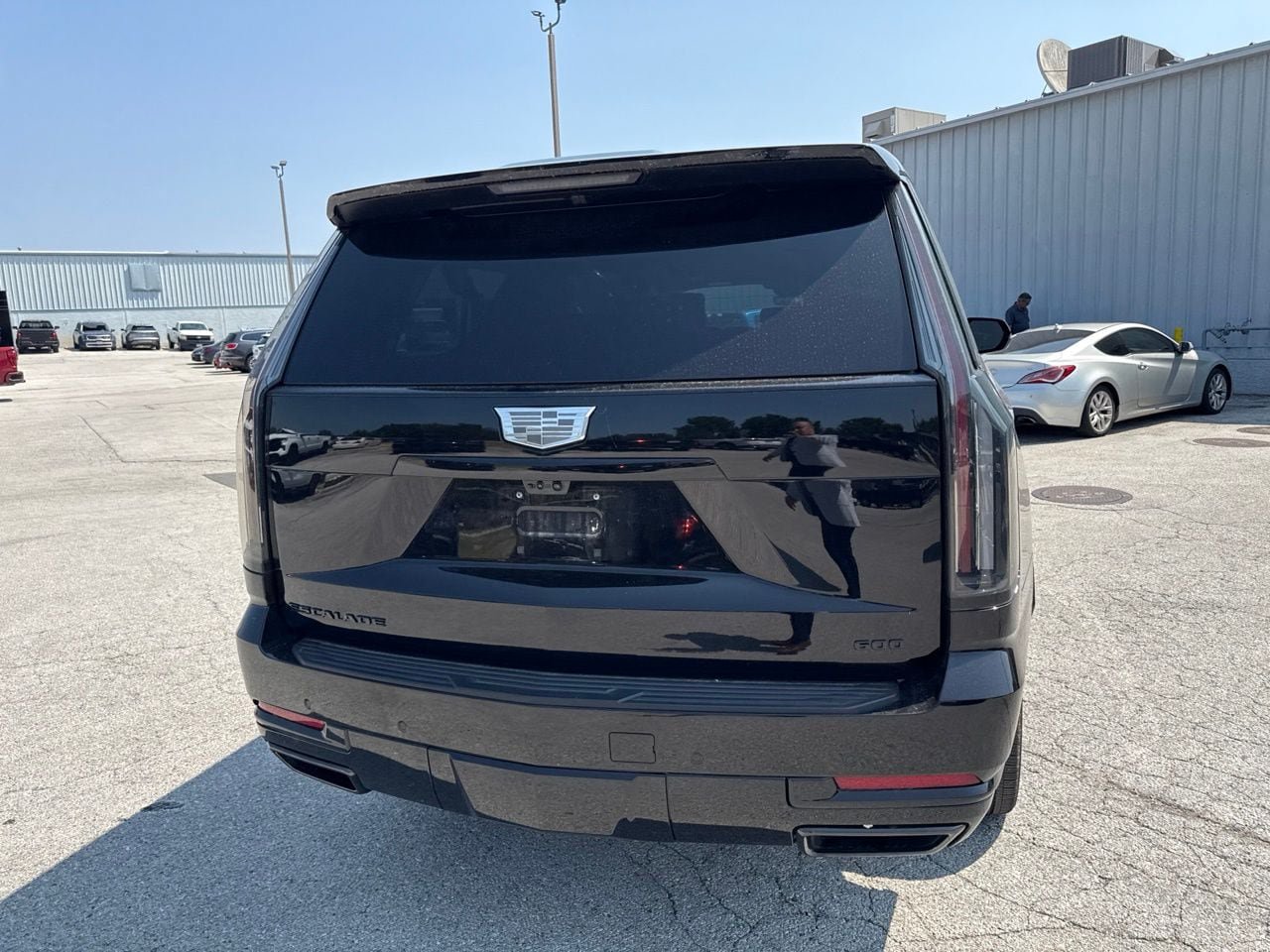 Used 2025 Cadillac Escalade ESV Sport Platinum w/ LPO, ONYX Package AWD/4WD image 7