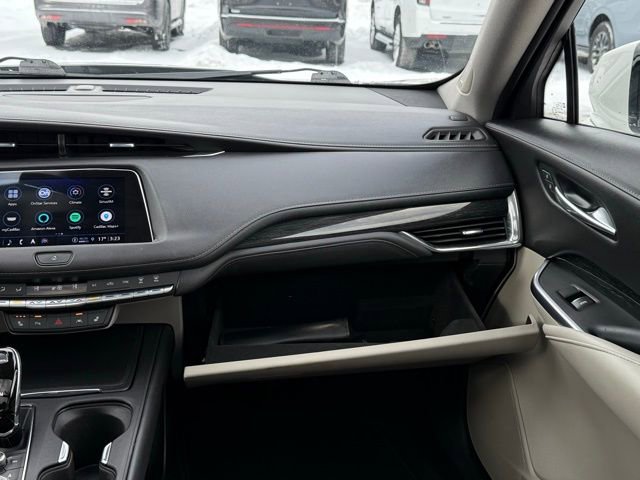 Used 2022 Cadillac XT4 Premium Luxury w/ Sun And Sound Package image 32