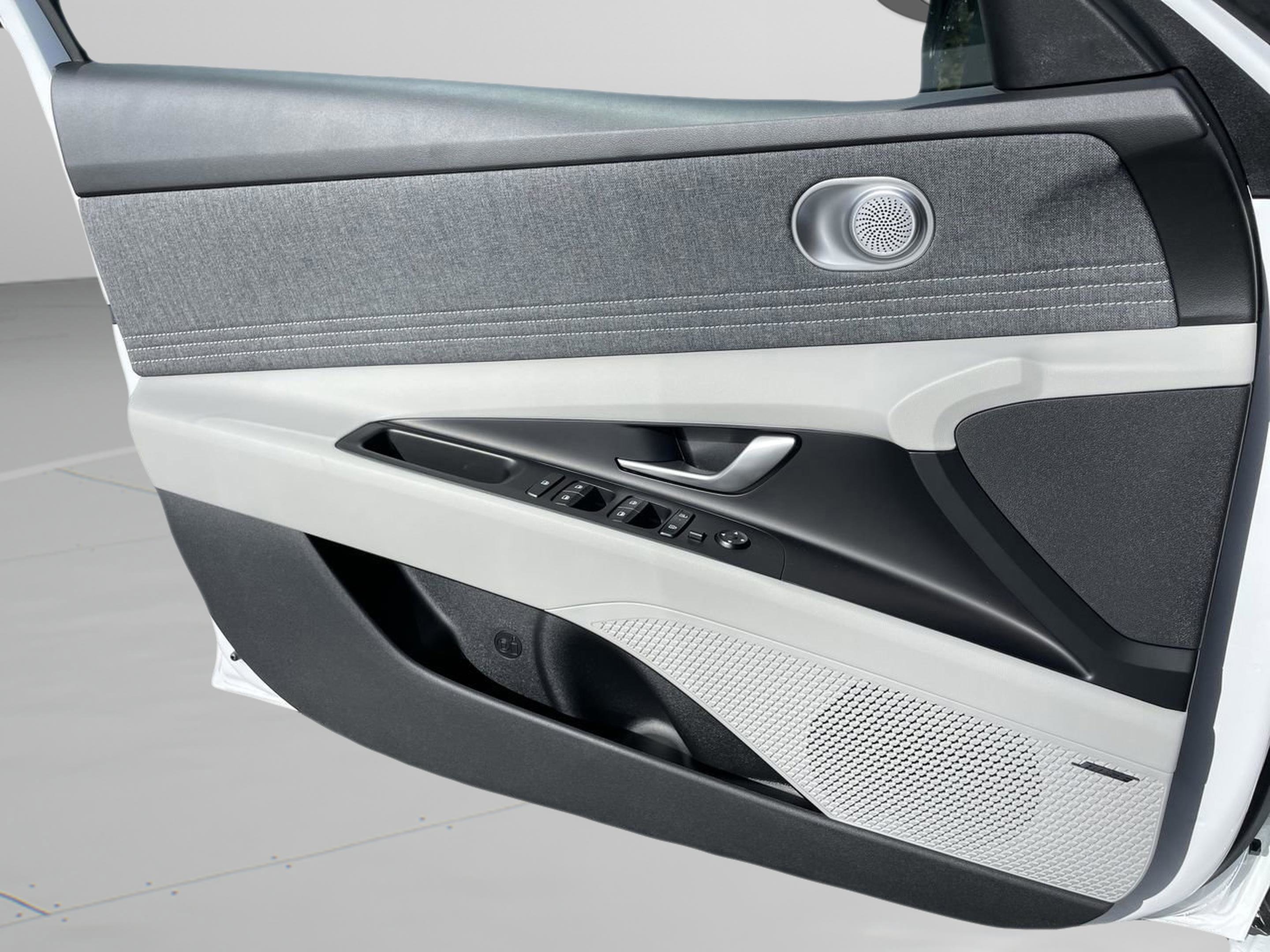 New 2026 Hyundai Elantra Limited w/ Cargo Package image 26