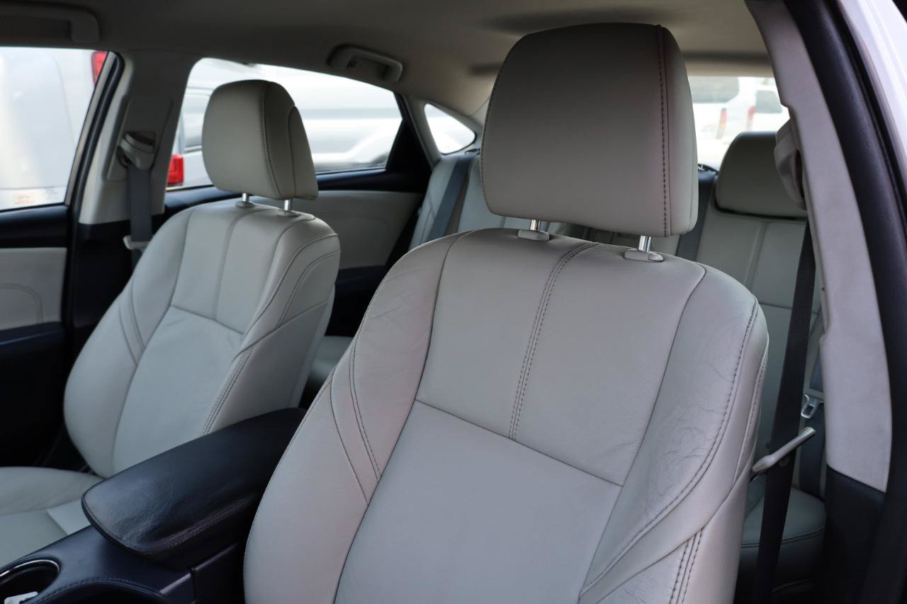 Used 2013 Toyota Avalon XLE FWD image 6