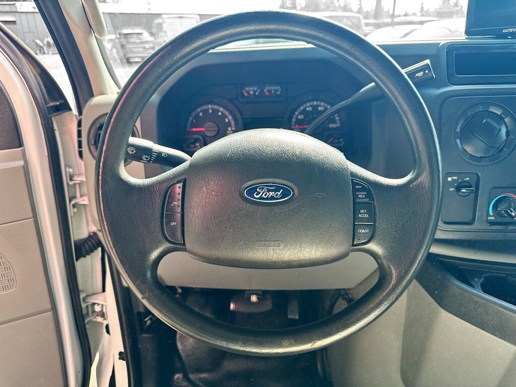Used 2015 Ford E-350 and Econoline 350 Super Duty RWD image 12