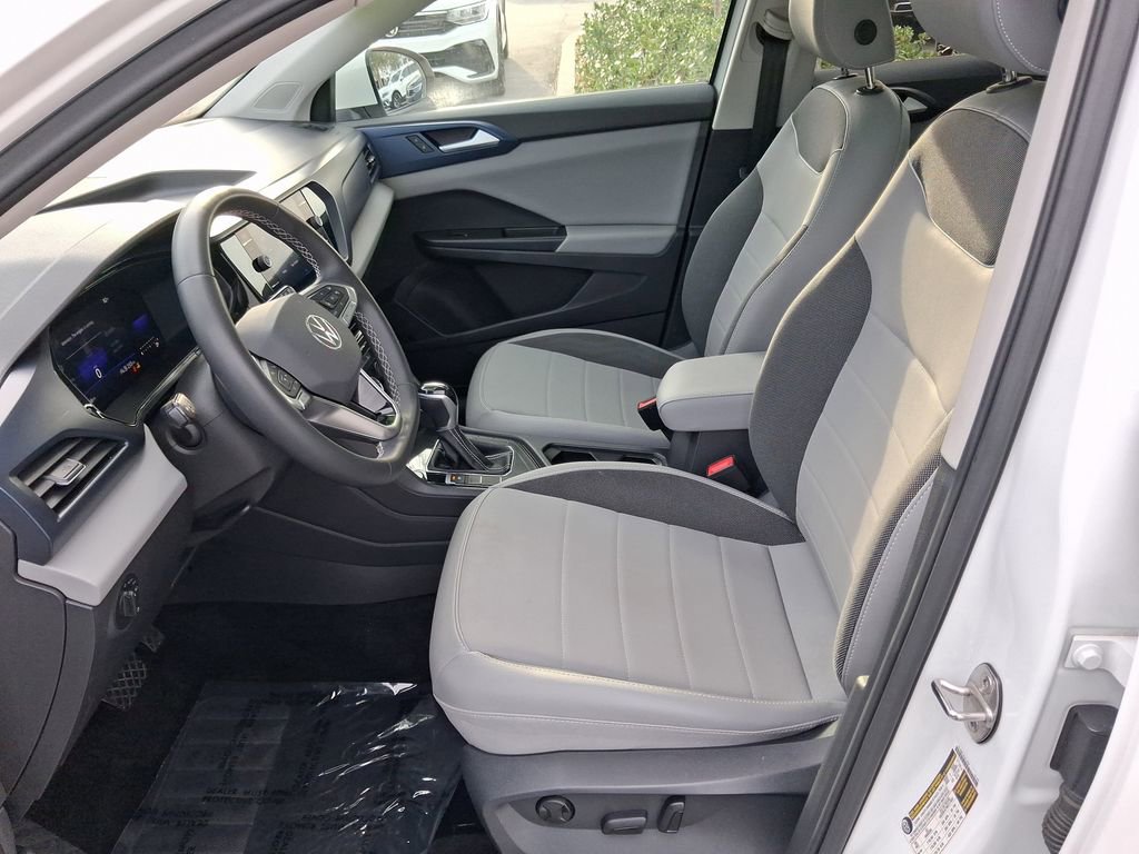 Used 2023 Volkswagen Taos SE w/ Panoramic Sunroof Package FWD image 14