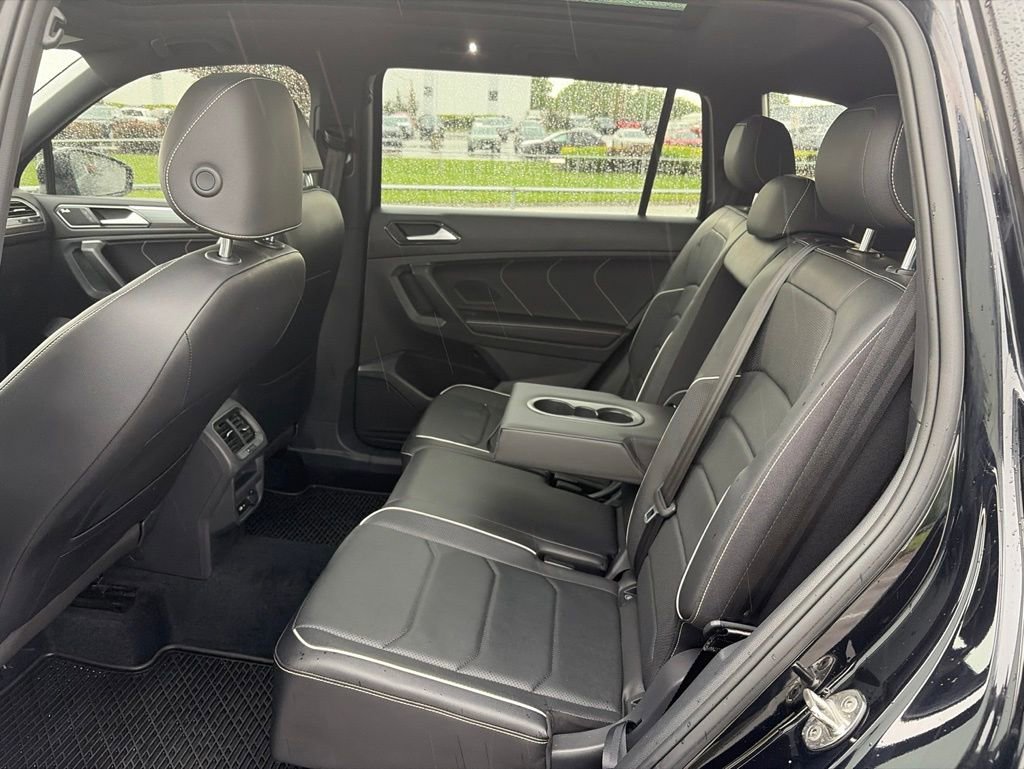 Used 2022 Volkswagen Tiguan SEL R-Line AWD/4WD image 45