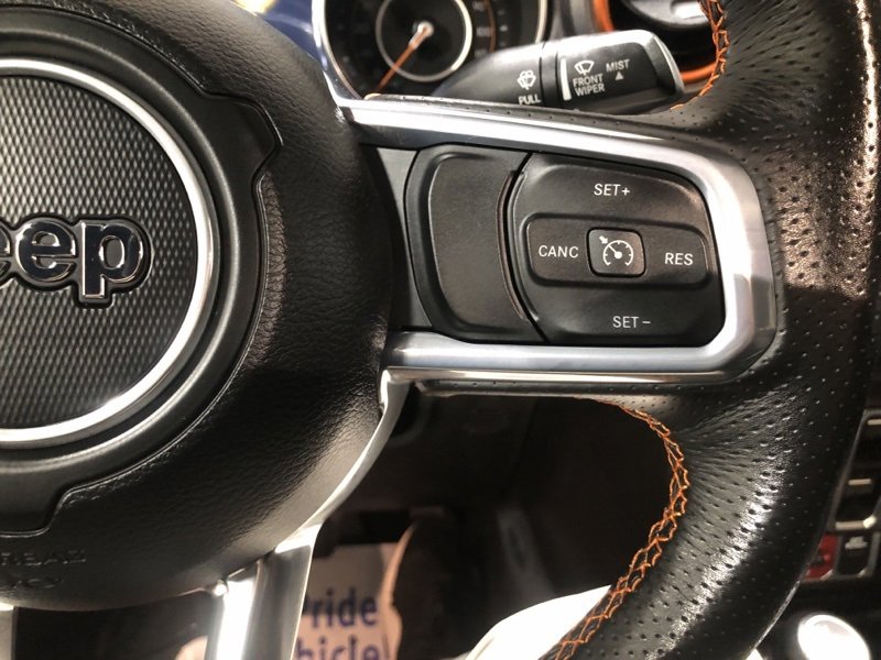 Used 2023 Jeep Gladiator Mojave w/ Cold Weather Group image 21