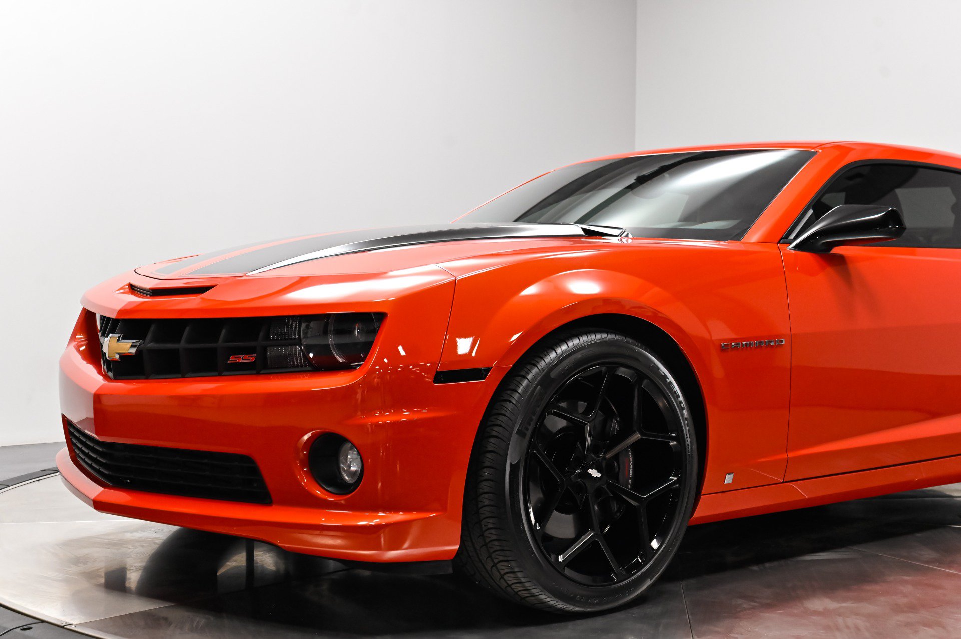 Used 2010 Chevrolet Camaro SS w/ RS Package RWD image 4