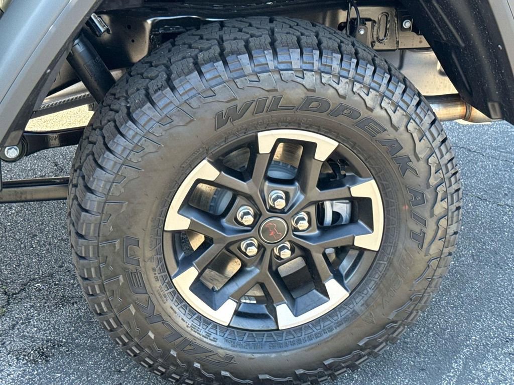 New 2026 Jeep Gladiator Rubicon w/ Steel Power Dome Hood Package AWD/4WD image 39