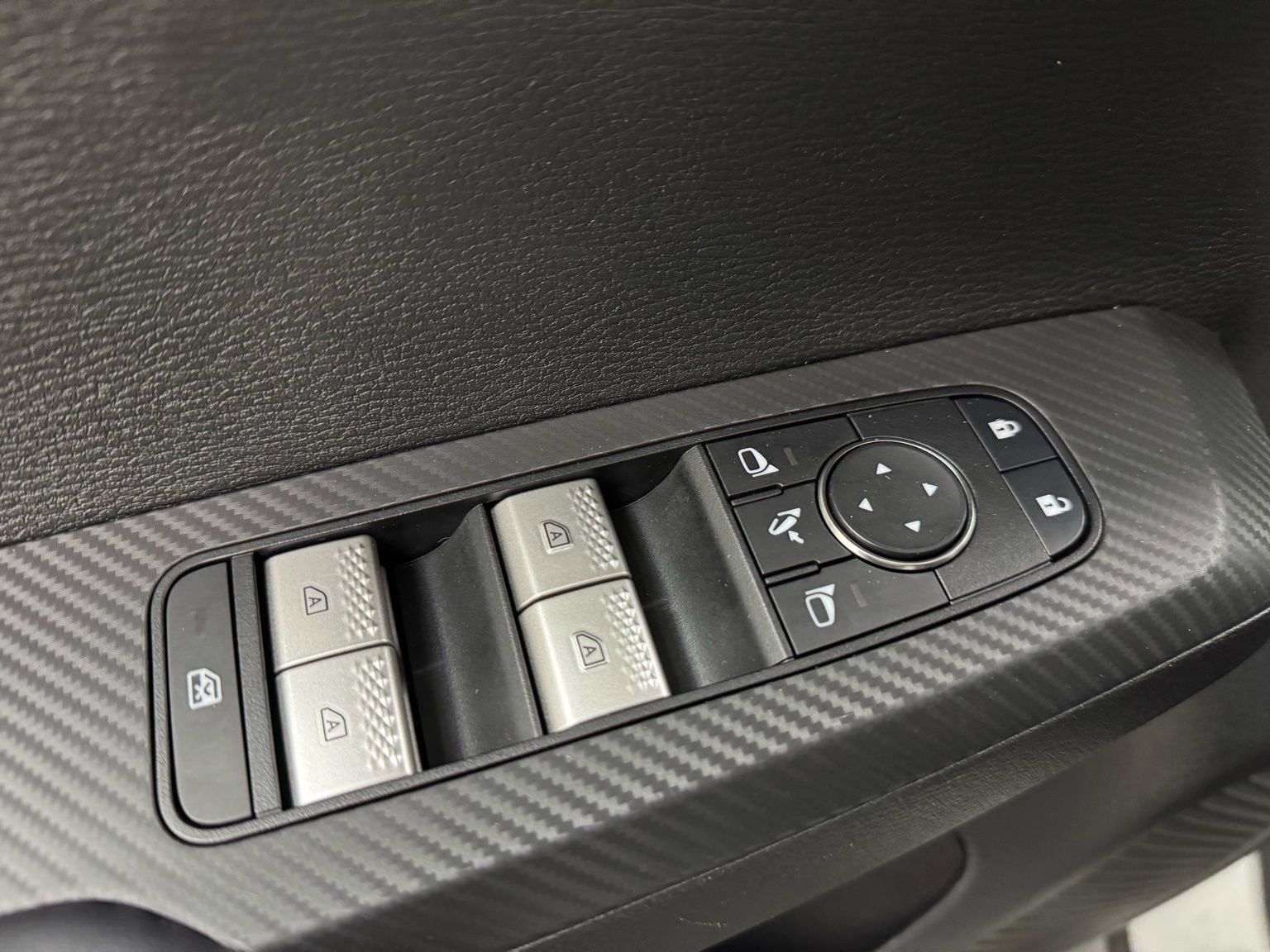 Used 2023 Mitsubishi Outlander SE Black Edition image 22