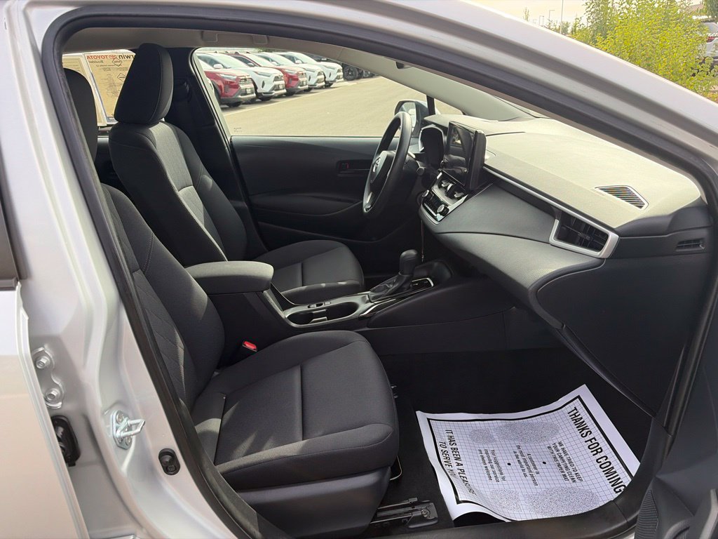 Used 2025 Toyota Corolla LE FWD image 11