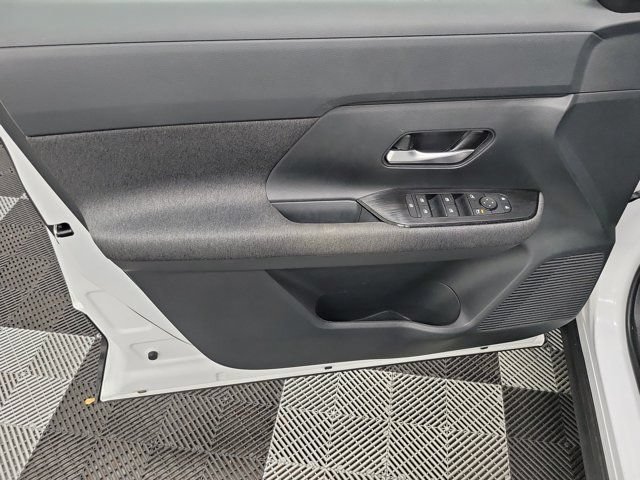Used 2025 Nissan Kicks SV FWD image 20