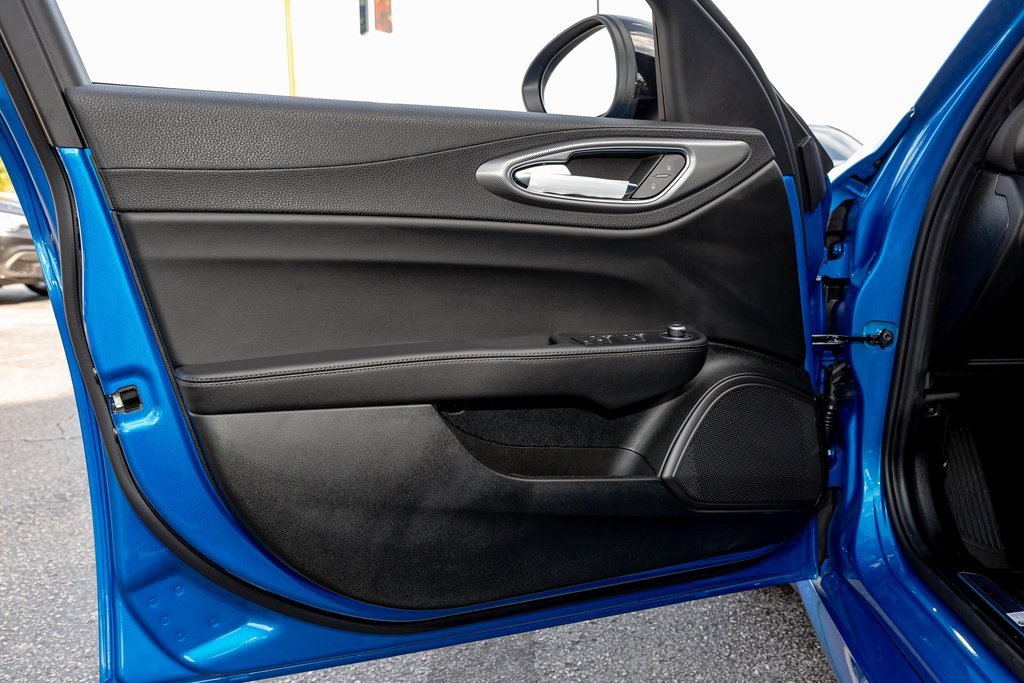 New 2025 Alfa Romeo Giulia w/ Driving Assist Package image 21