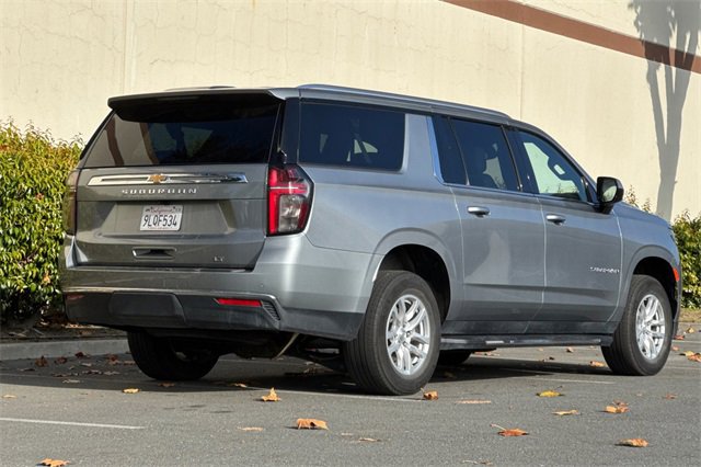 Used 2024 Chevrolet Suburban LT image 4