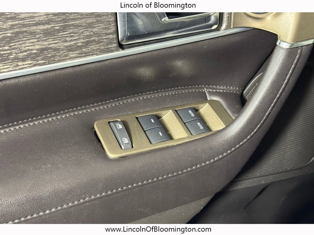 Used 2013 Lincoln MKX AWD image 19