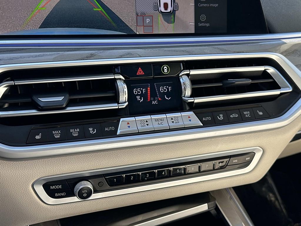 Used 2022 BMW X7 xDrive40i w/ Premium Package AWD/4WD image 14