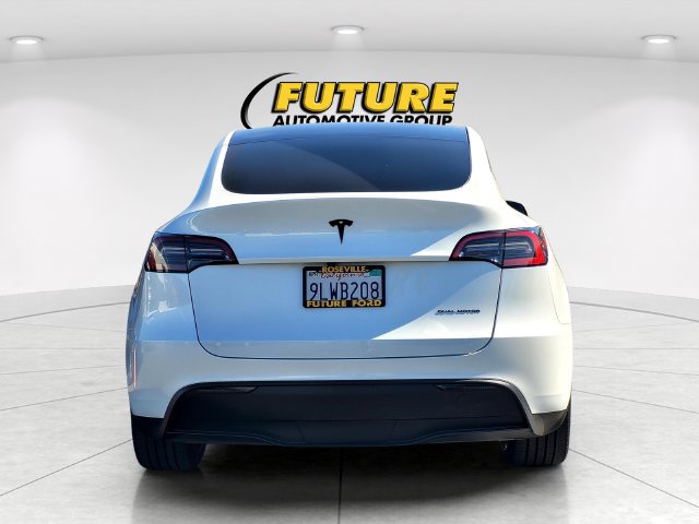 Used 2024 Tesla Model Y Long Range AWD/4WD image 5