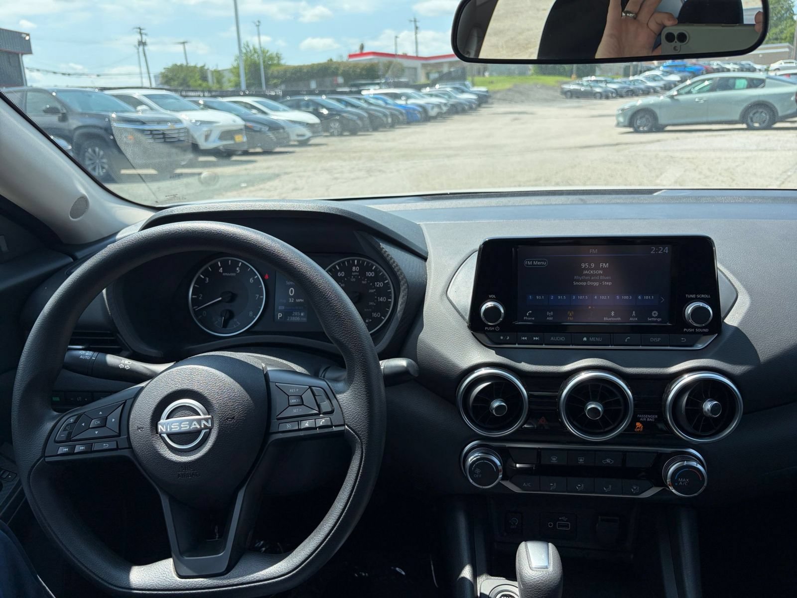 Used 2025 Nissan Sentra S FWD image 31