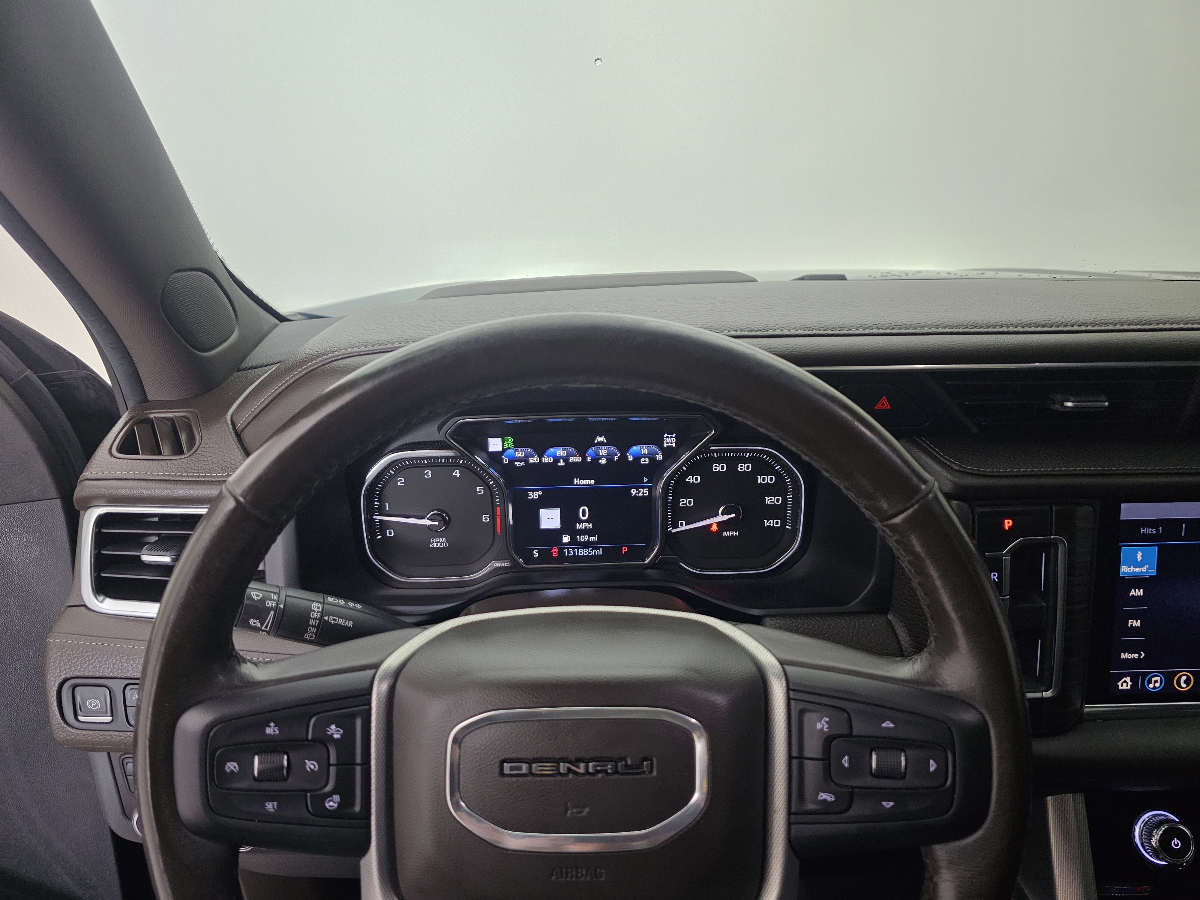 Used 2021 GMC Yukon XL Denali image 27