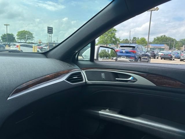 Used 2017 Lincoln MKZ Reserve FWD image 27
