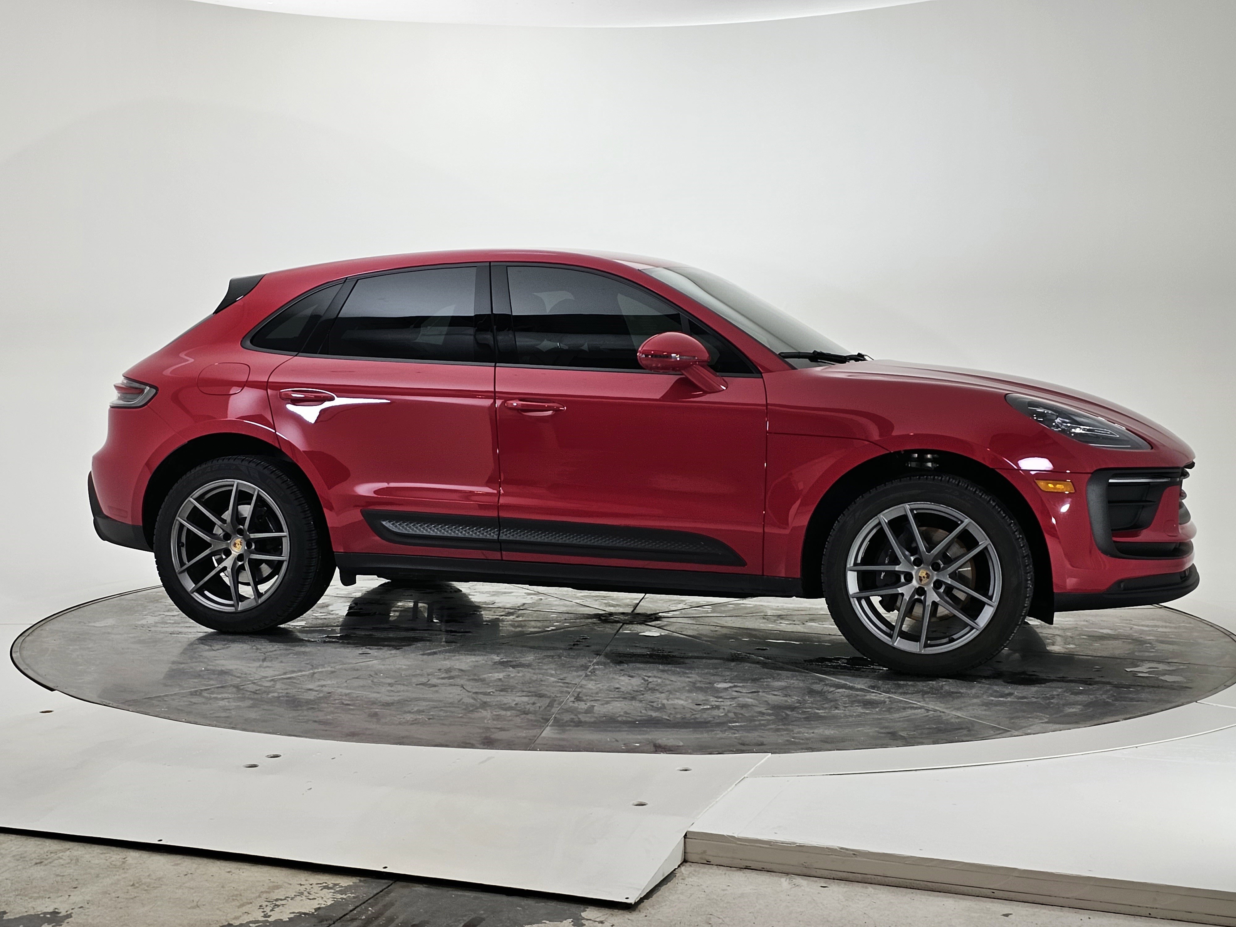 Used 2022 Porsche Macan video 2