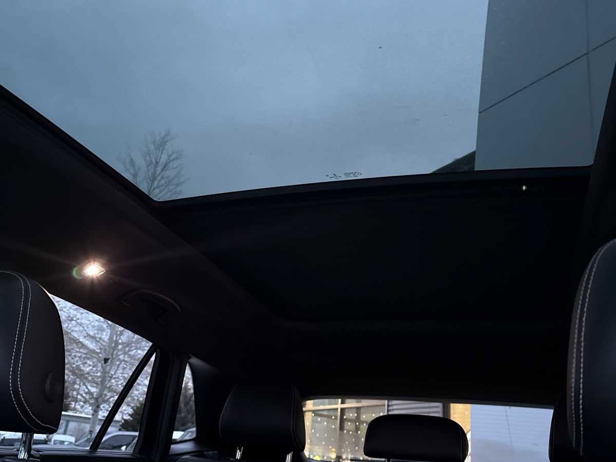 Used 2021 Volkswagen Atlas Cross Sport SEL Premium w/ Luggage Net & Mats Package image 16