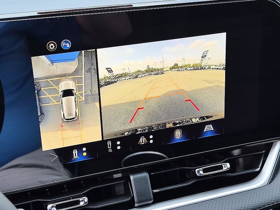New 2026 Chevrolet Equinox LT w/ Convenience Package II FWD image 22