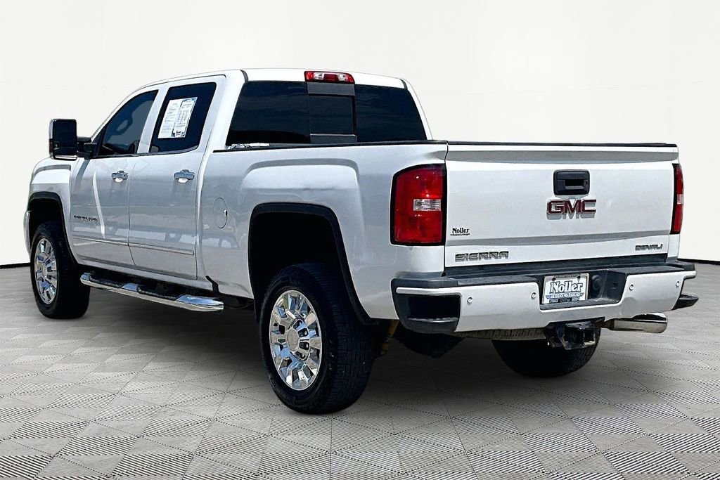 Used 2018 GMC Sierra 2500 Denali w/ Duramax Plus Package AWD/4WD image 13