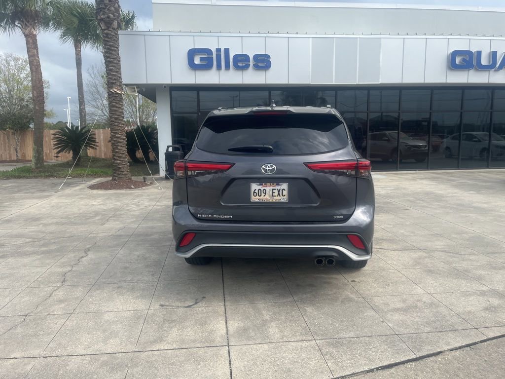 Used 2021 Toyota Highlander XSE image 9