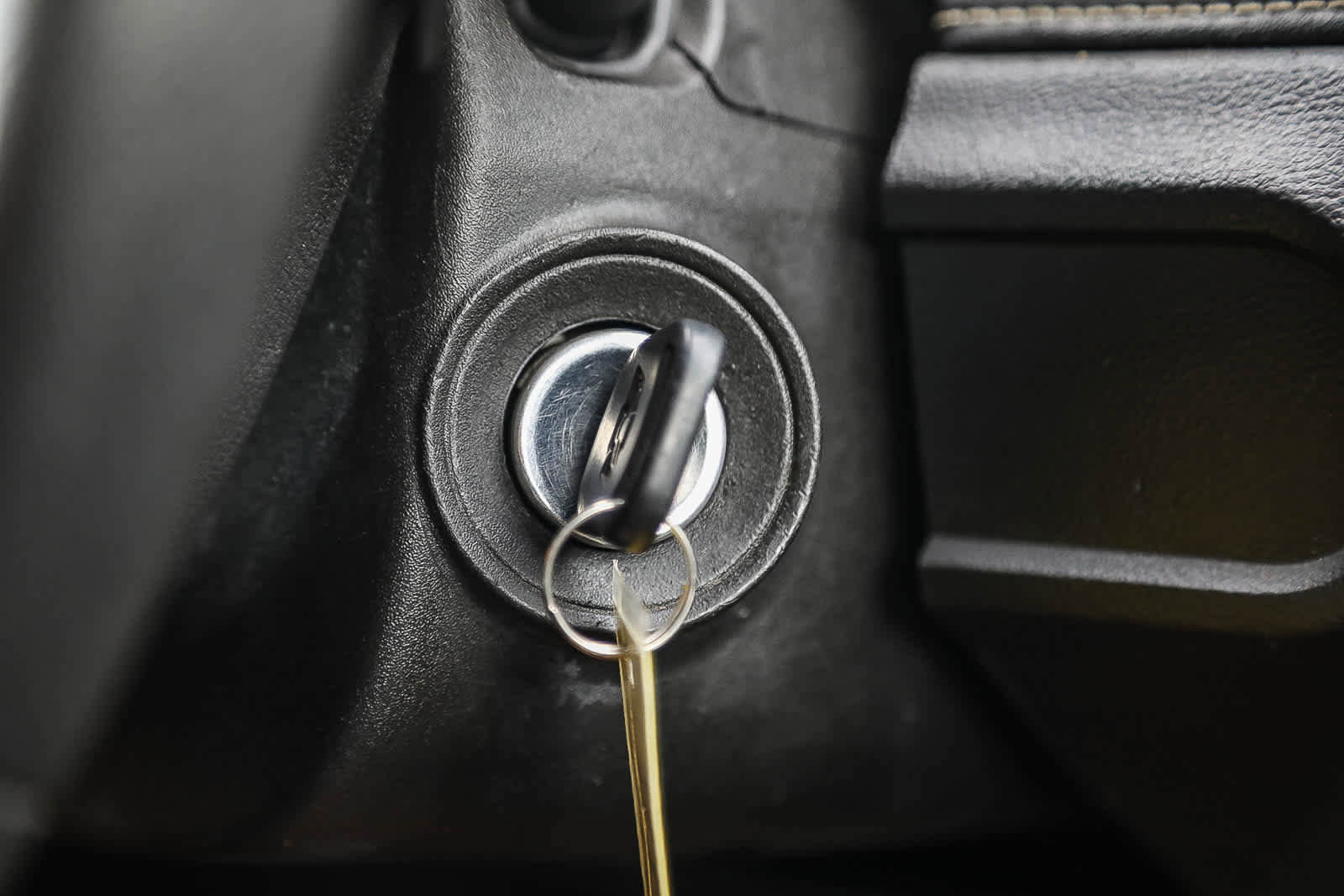 Used 2015 Chevrolet Camaro LS RWD image 24