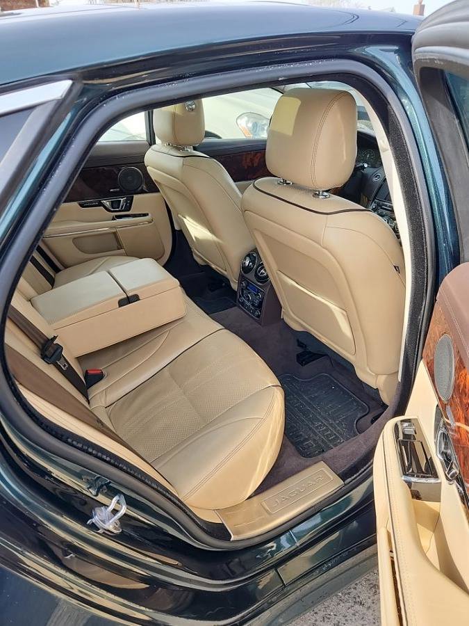 Used 2016 Jaguar XJ R-Sport image 10