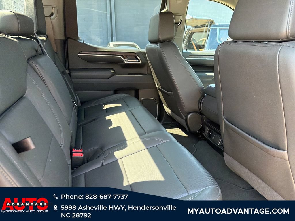 Used 2025 GMC Sierra 1500 SLT AWD/4WD image 32