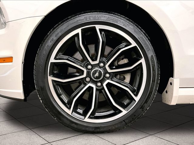 Used 2013 Ford Mustang GT Premium w/ Security Pkg RWD image 8