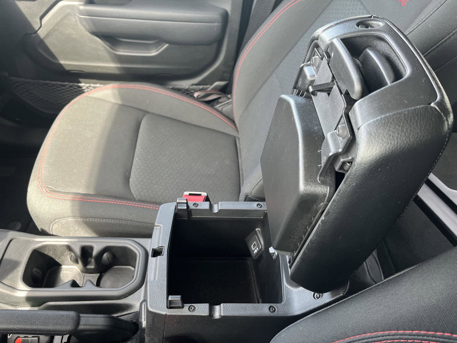 Used 2022 Jeep Wrangler Unlimited Rubicon w/ Cold Weather Group image 28