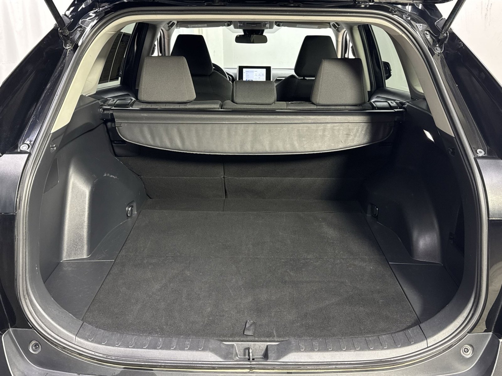 Used 2024 Toyota RAV4 XLE image 27