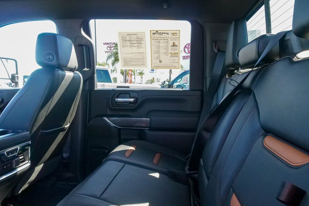 Used 2020 GMC Sierra 2500 AT4 w/ Technology Package image 16