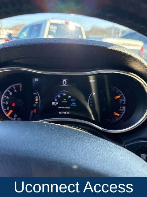 Used 2015 Jeep Grand Cherokee Altitude AWD/4WD image 11