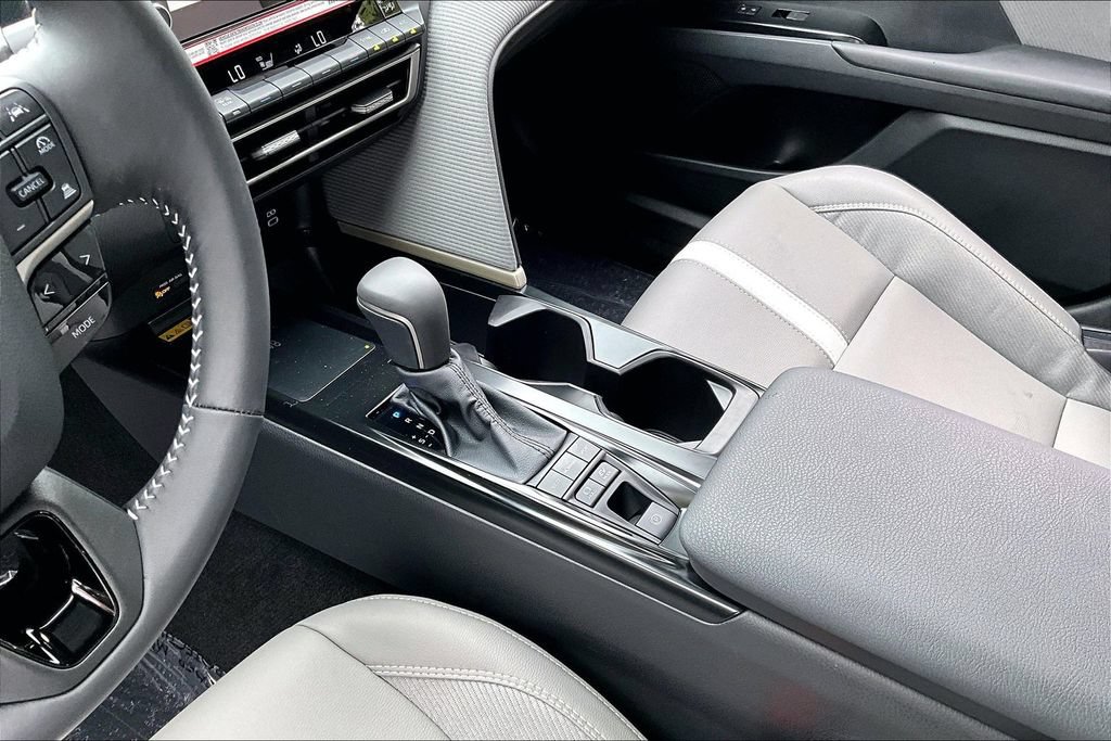 Used 2026 Toyota Camry SE FWD image 15