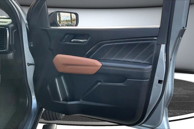 Used 2025 GMC Canyon AT4 image 28