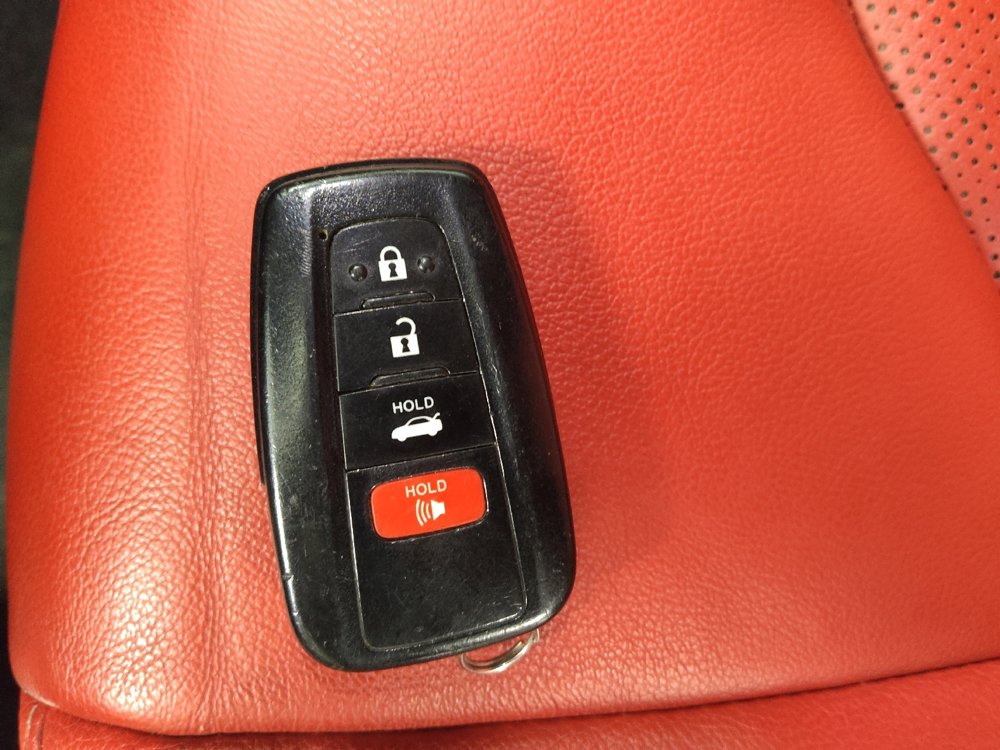 Used 2019 Toyota Camry XSE w/ 4 Season Floor Mat Package FWD image 32