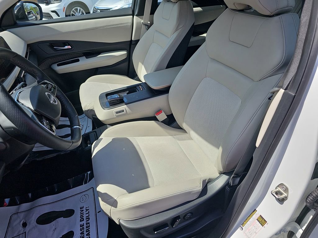 Used 2023 Nissan Ariya FWD image 18