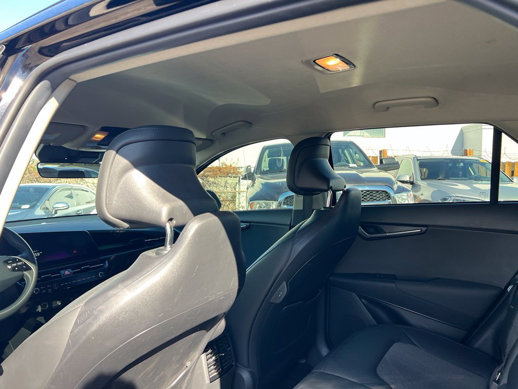 Certified 2023 Kia Niro Wind FWD image 11