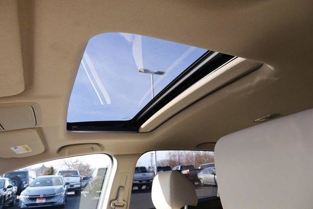 Used 2022 Honda CR-V Touring image 9