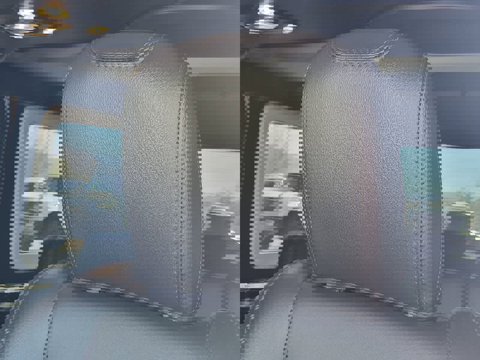 Used 2022 Jeep Wrangler Unlimited Sahara w/ Cold Weather Group image 15