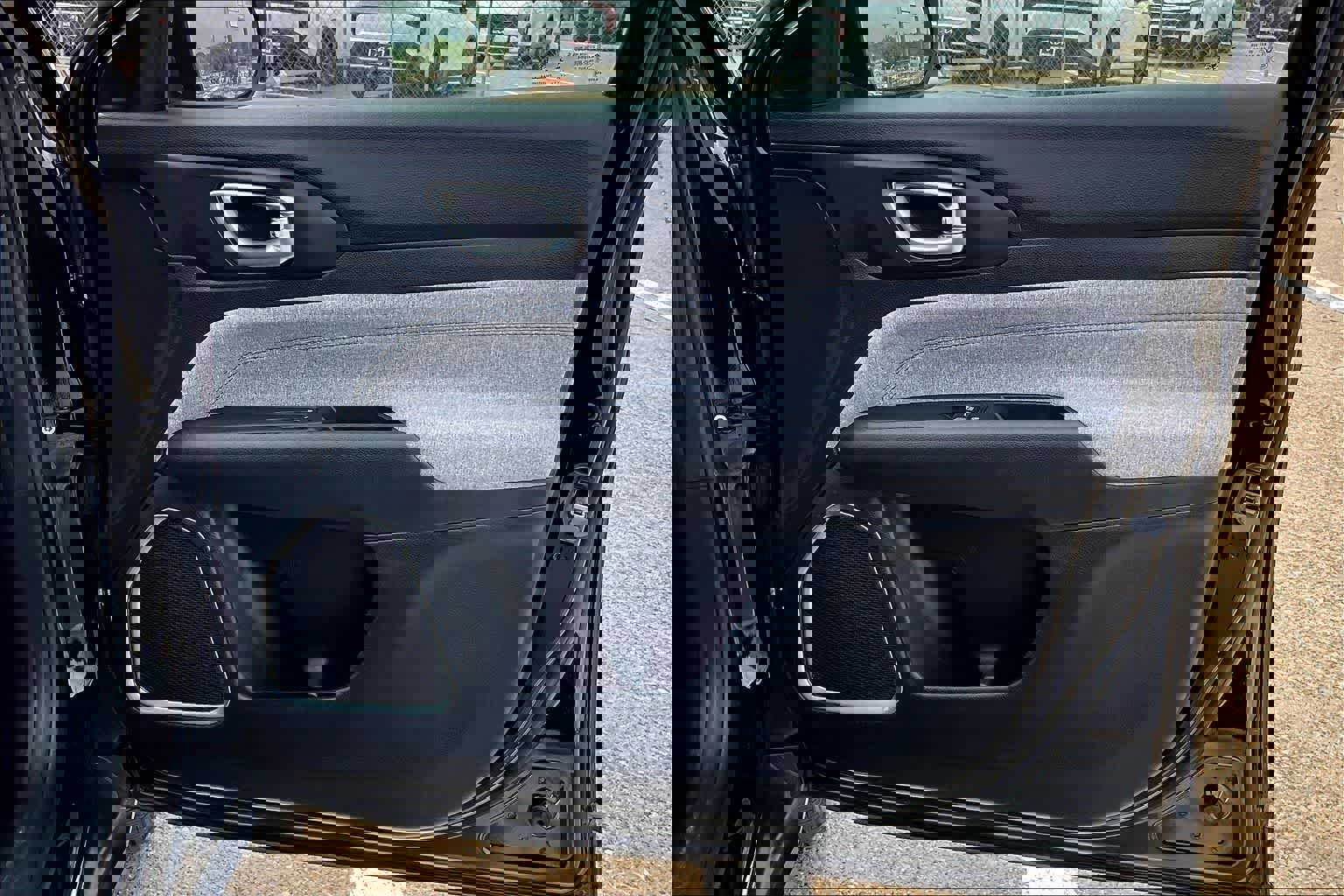 Used 2025 Jeep Compass Latitude image 28