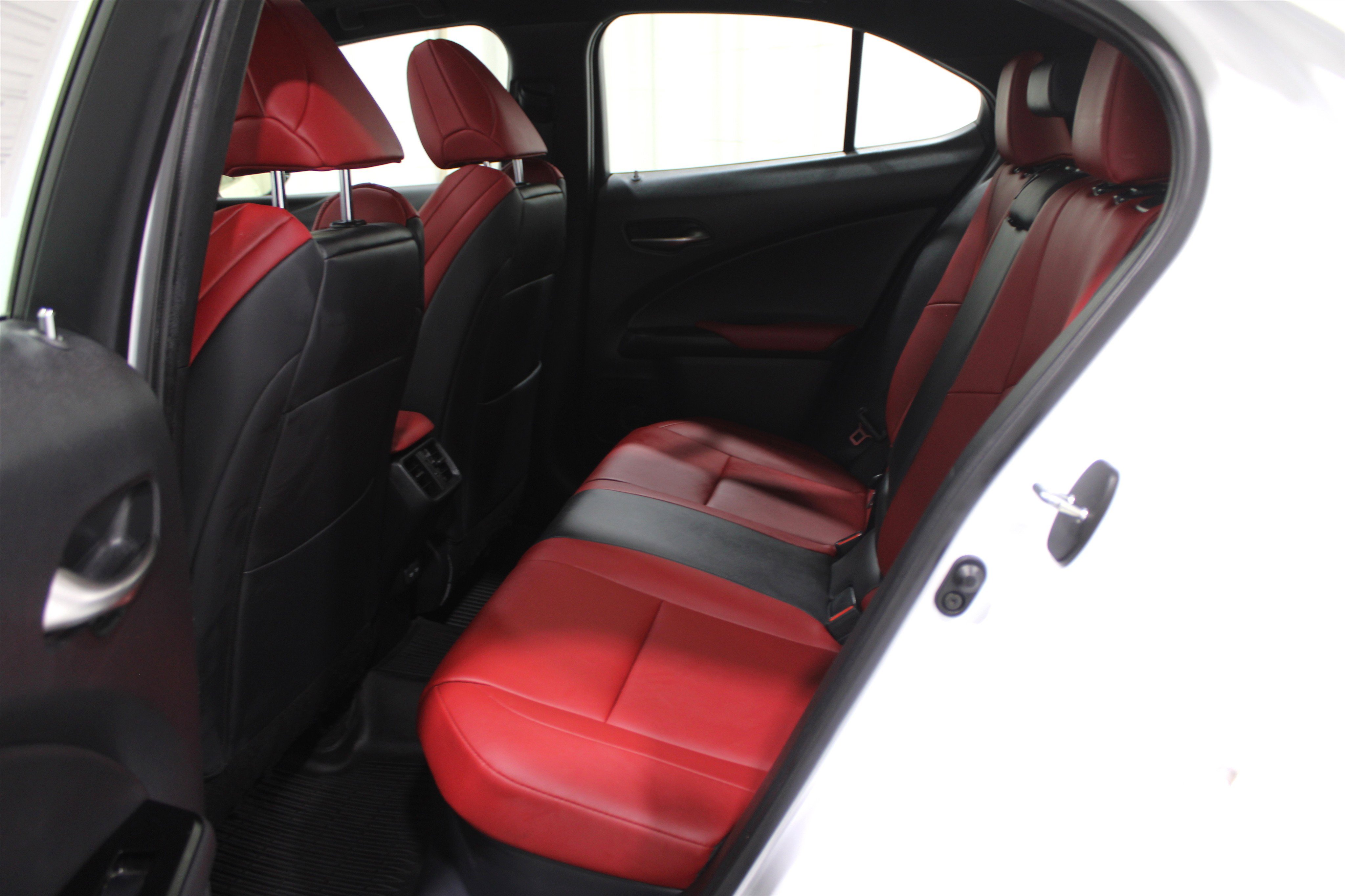 Used 2024 Lexus UX 250h F Sport image 23