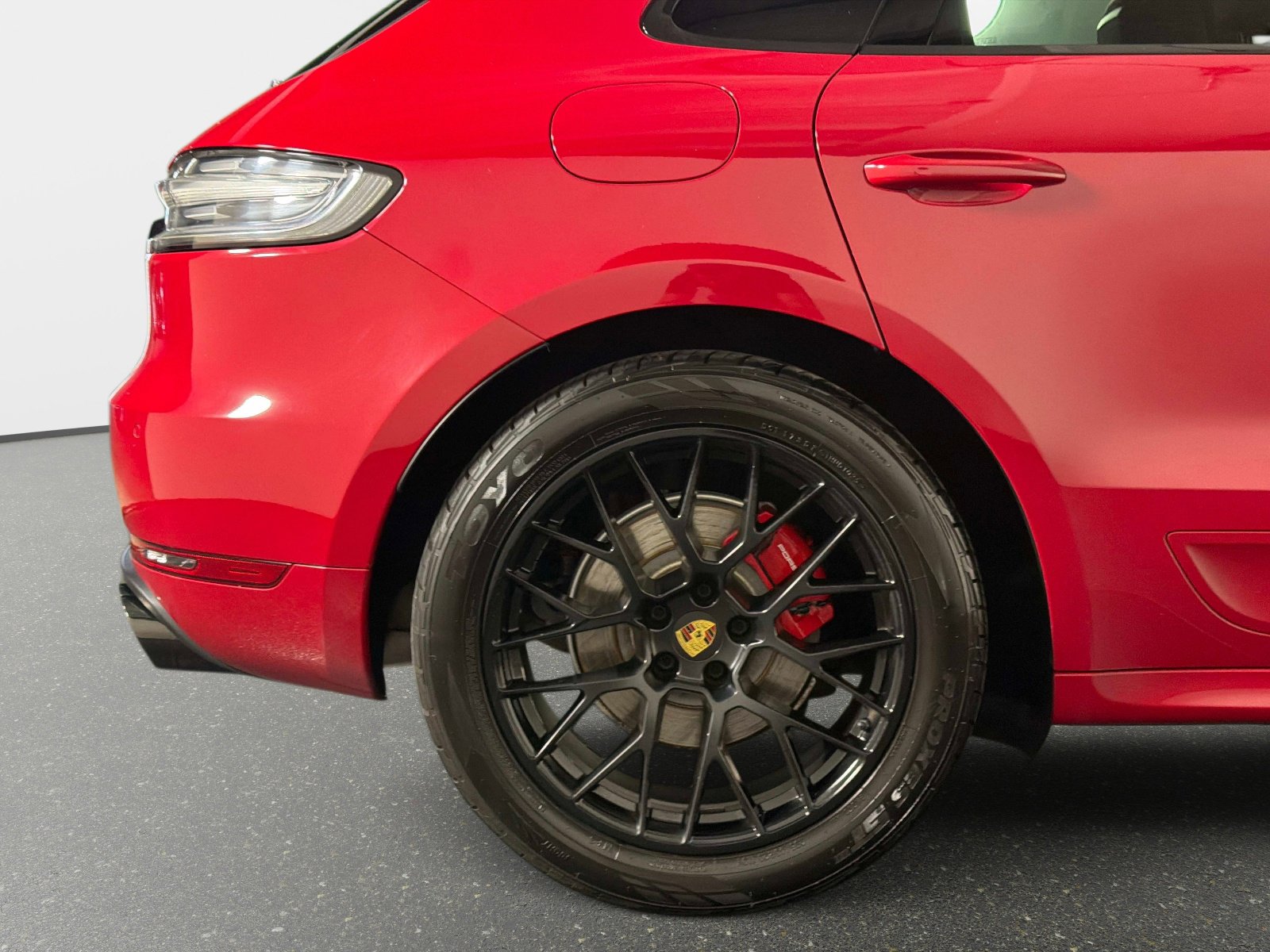 Used 2021 Porsche Macan GTS w/ Sport Chrono Package AWD/4WD image 18