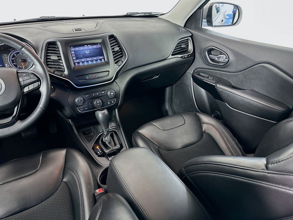 Used 2019 Jeep Cherokee Latitude Plus image 22