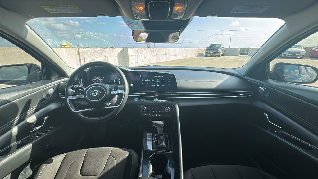 Used 2023 Hyundai Elantra SEL w/ Convenience Package image 21