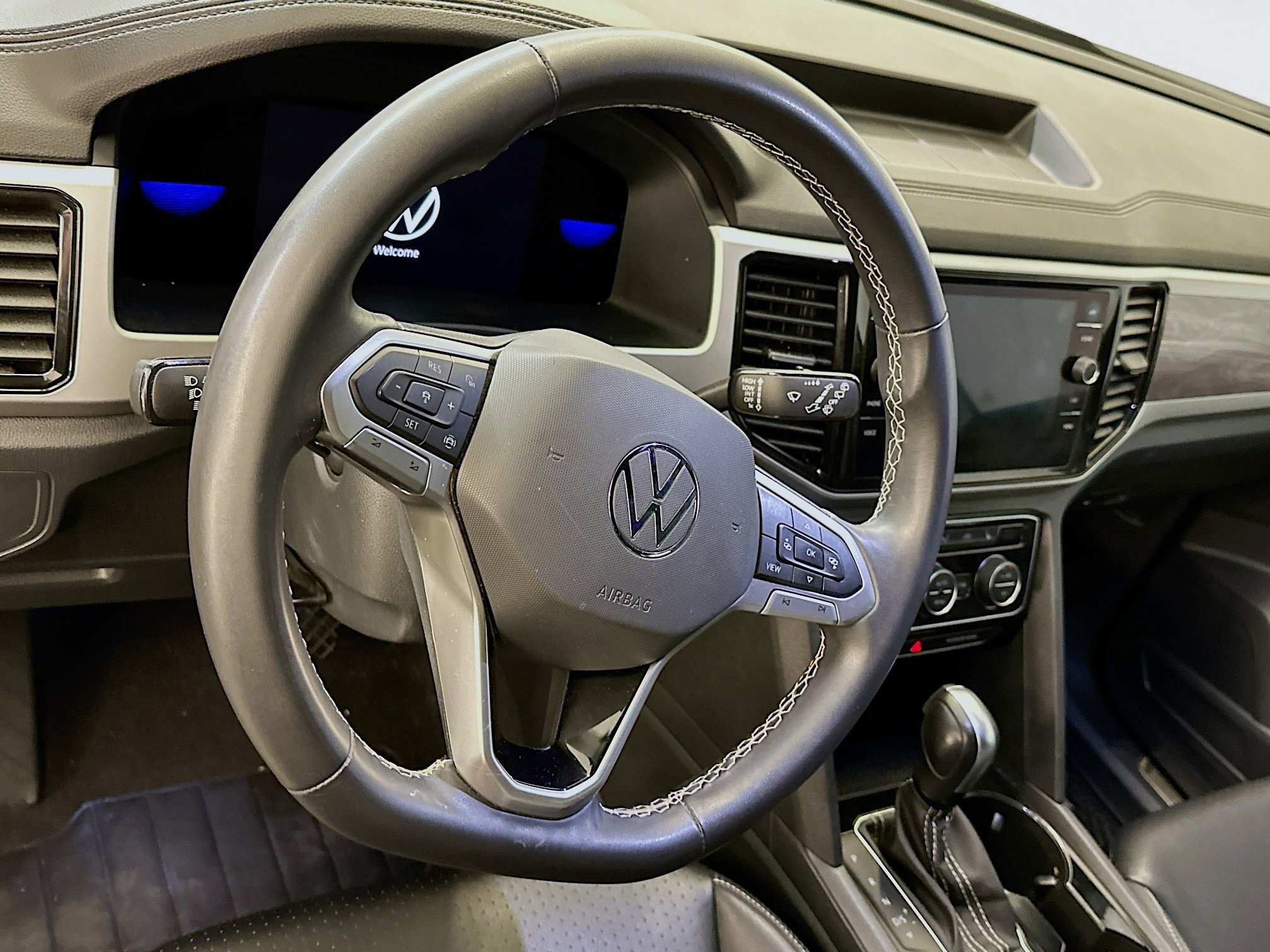 Used 2022 Volkswagen Atlas Cross Sport SE image 18