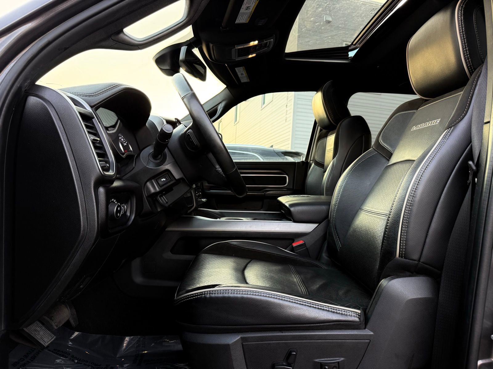 Used 2023 RAM 3500 Laramie image 25