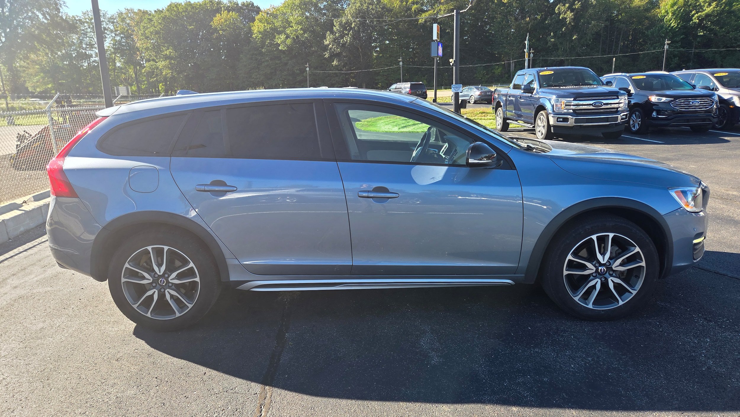 Used 2017 Volvo V60 T5 Cross Country w/ Climate Package AWD/4WD image 6