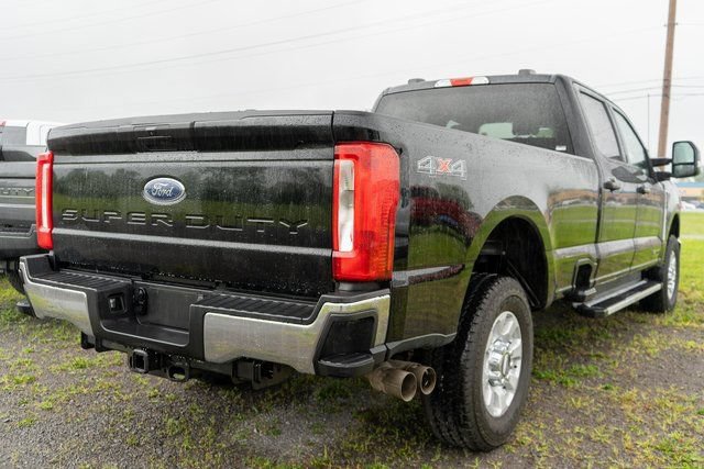 Used 2023 Ford F250 XLT AWD/4WD image 6